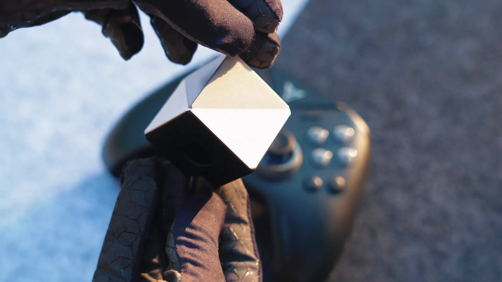 Demonstration of joystick rebound settings.